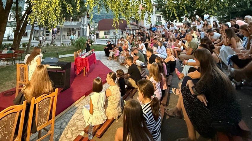 "KUL JUL" IN ŠEKOVIĆI: APPLICATIONS OPEN FOR PUBLIC SPEAKING COMPETITION